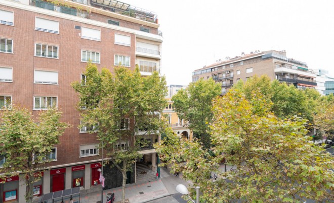 Sale · Apartment / Flat · MADRID · Almagro