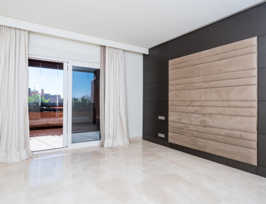 Sale · Apartment / Flat · Marbella · Sierra Blanca