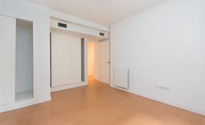 Sale · Apartment / Flat · MADRID · Guindalera