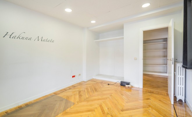Apartment / Flat · Sale · MADRID · Castellana-Orense