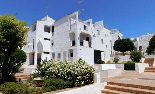 Apartment / Flat - Sale - San Luis de Sabinillas - Costa del Sol