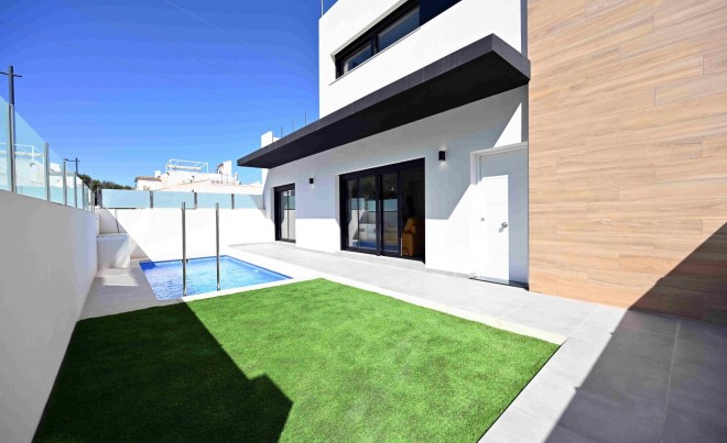 Bungalow / Adosado / Semiadosado · Nueva construcción  · Orihuela Costa · Las Filipinas