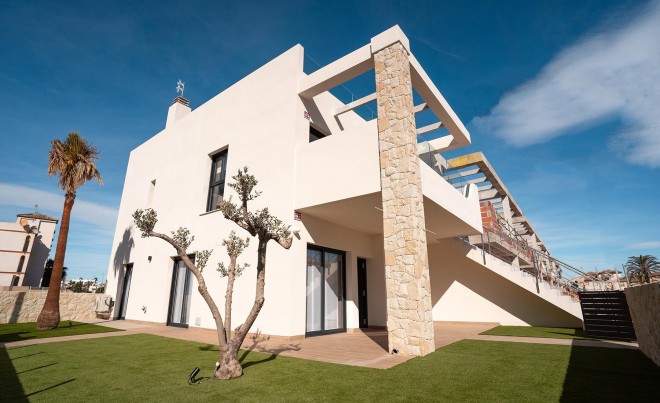 Bungalow / Adosado / Semiadosado · Nueva construcción  · Orihuela Costa · Punta Prima