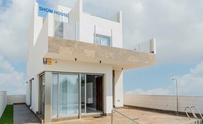 Bungalow / Adosado / Semiadosado · Nueva construcción  · Orihuela Costa · Punta Prima