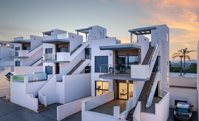 Bungalow / Adosado / Semiadosado · Nueva construcción  · San Miguel de Salinas · Ciudad de las Comunicaciones