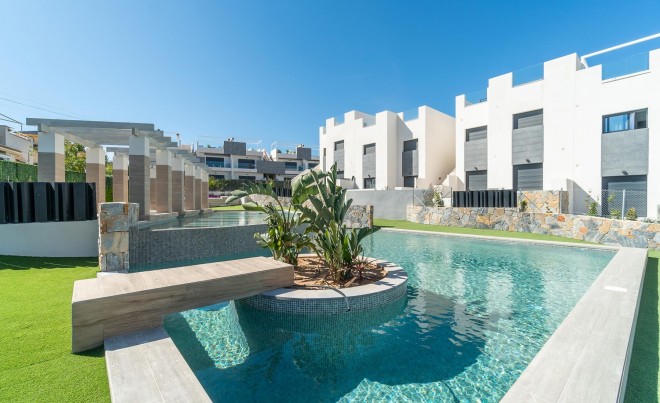 Bungalow / Adosado / Semiadosado - Nueva construcción  - Torrevieja - Lago Jardín II