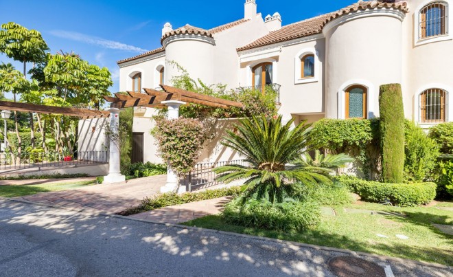 Bungalow / Adosado / Semiadosado · Venta · Estepona · Costa del Sol