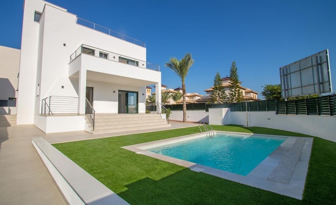 Villa / Chalet - Nueva construcción  - La Marina - El Pinet