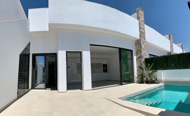 Villa / Chalet · Nueva construcción  · Los Alcazares · La Serena Golf