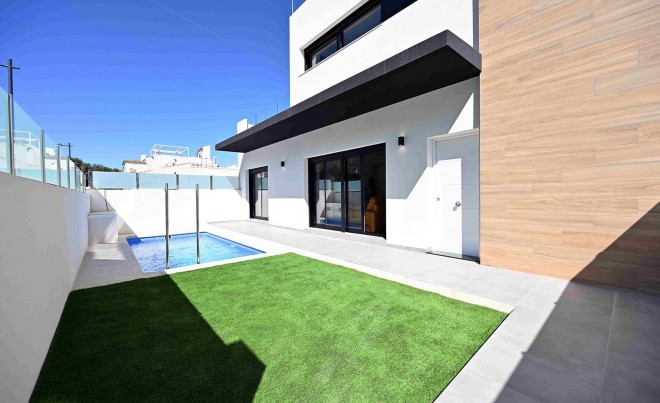 Villa / Chalet · Nueva construcción  · Orihuela Costa · Las Filipinas