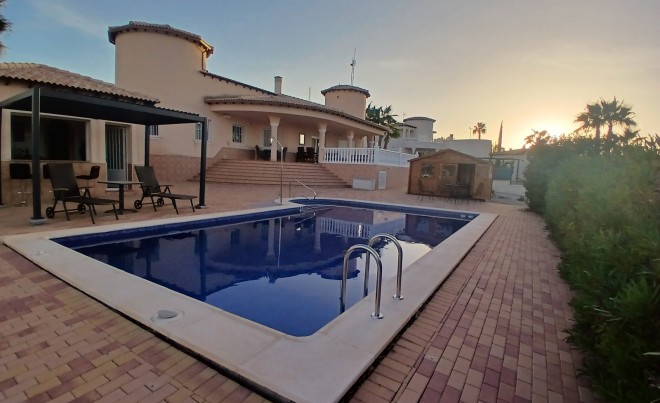 Villa / Chalet - Venta - Campos del Rio - Campos del Rio