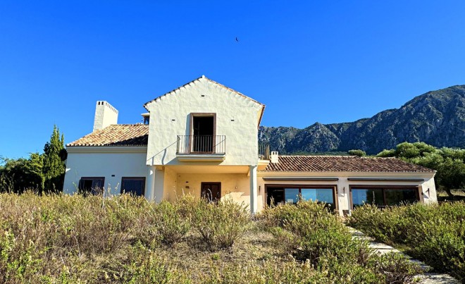 Villa / Chalet · Venta · Casares · Costa del Sol