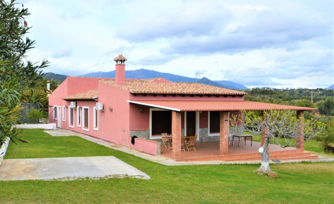 Villa / Chalet - Venta - ESTEPONA - Costa del Sol