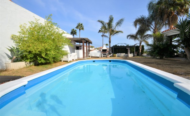 Villa / Chalet - Venta - Estepona - Costa del Sol