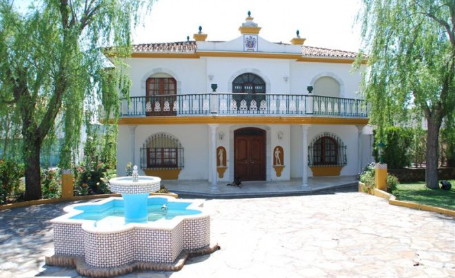 Villa / Chalet · Venta · Estepona · Costa del Sol