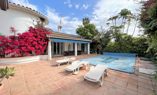 Villa / Chalet · Venta · Estepona · Costa del Sol