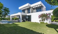 Villa / Chalet - Venta - Estepona - GM-97682