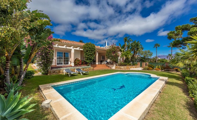 Villa / Chalet · Venta · La Duquesa · Costa del Sol