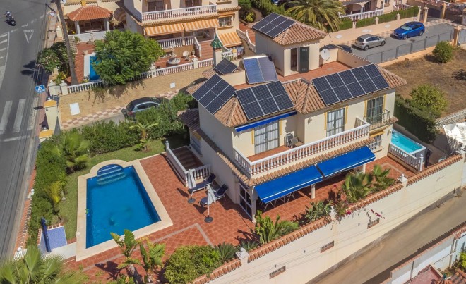 Villa / Chalet · Venta · Las Lagunas · Costa del Sol