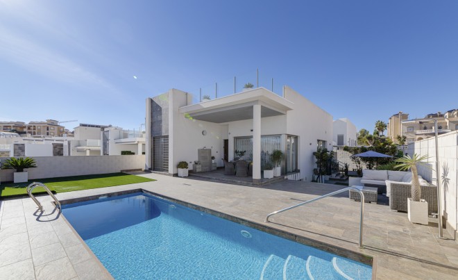 Villa / Chalet · Venta · Orihuela Costa · Villamartín