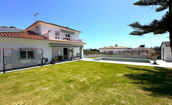 Villa / Chalet - Venta - Torreguadiaro - Costa del Sol