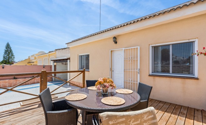 Villa / Chalet · Venta · Torrevieja · Torrevieja