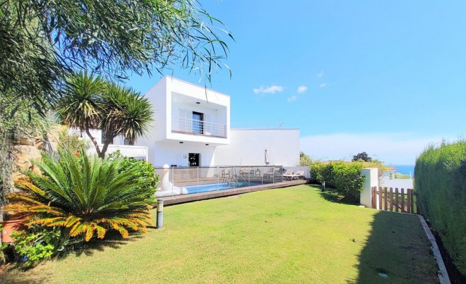 Villa - Sale - Torreguadiaro - Costa del Sol