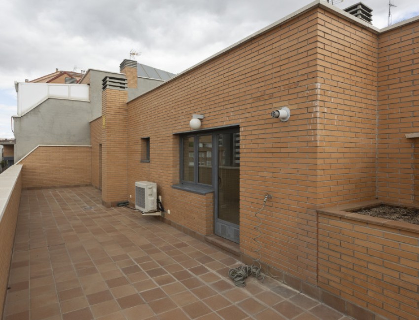 Revente · Penthouse · MADRID · Valdeacederas