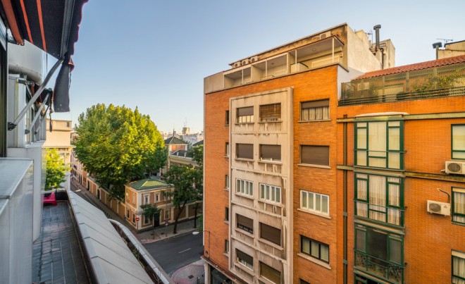 Sale · Apartment / Flat · MADRID · Rosales