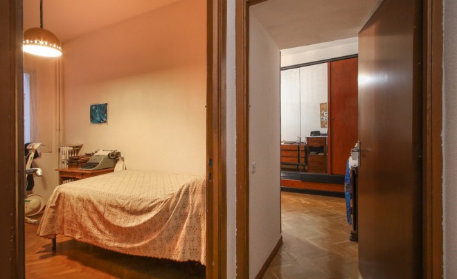 Sale · Apartment / flat · MADRID · Lavapiés