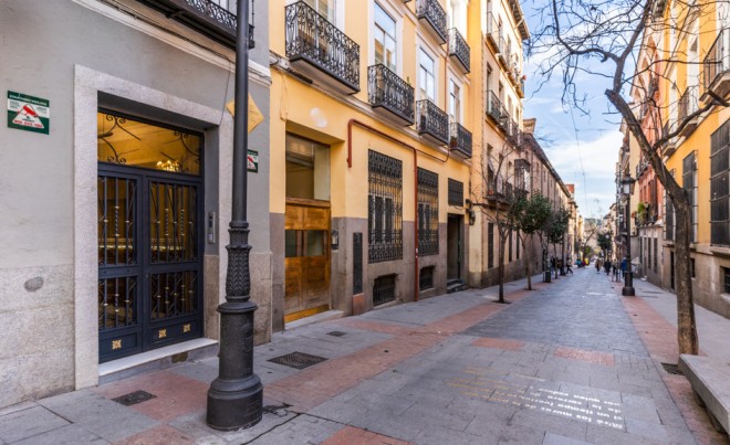 Venta · Apartamento / Piso · MADRID · Cortes