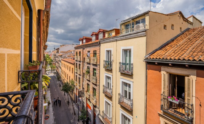 Venta · Apartamento / Piso · MADRID · Universidad