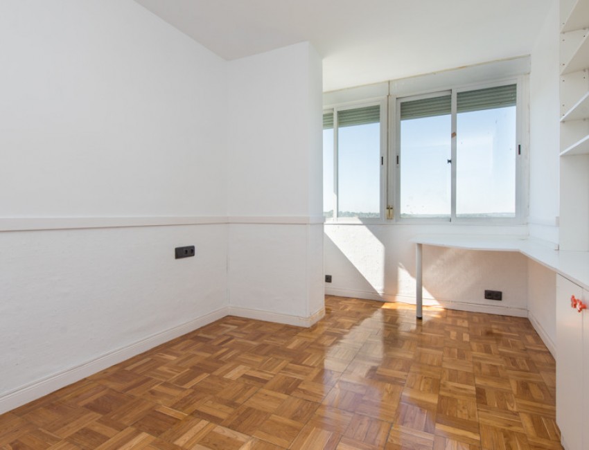 Sale · Apartment / Flat · MADRID · Fuentelarreina