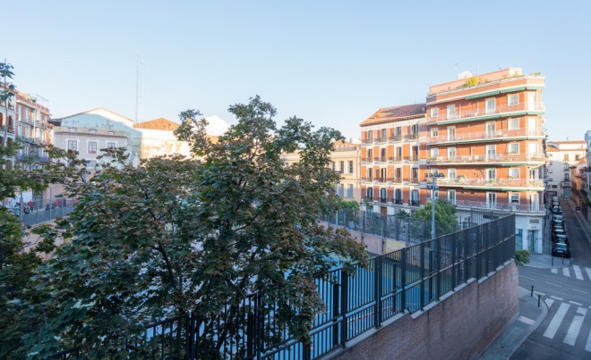 Sale · Apartment / Flat · MADRID · La Latina