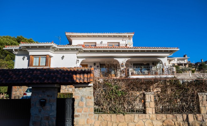Revente · Villa · MANZANARES EL REAL · Manzanares El Real