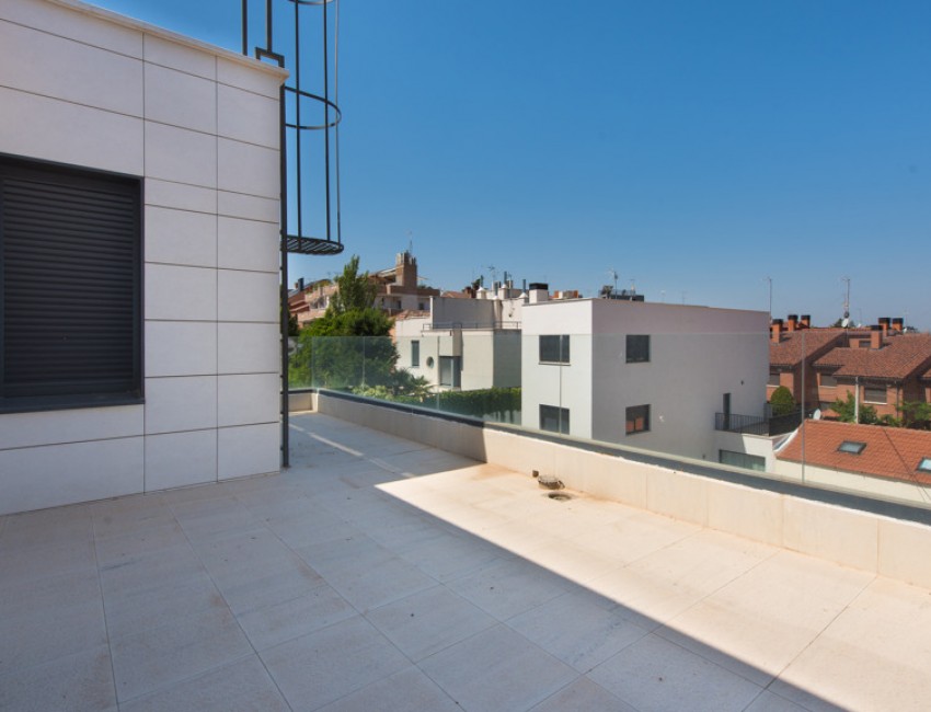 Sale · Bungalow / Townhouse / Detached / Terraced · MADRID · Peñagrande
