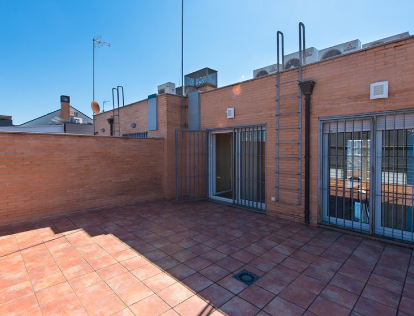 Sale · Bungalow / Townhouse / Detached / Terraced · MADRID · Peñagrande