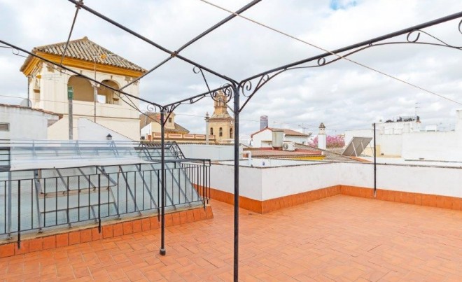 Sale · Bungalow / Townhouse / Detached / Terraced · SEVILLA · Centro Sevilla