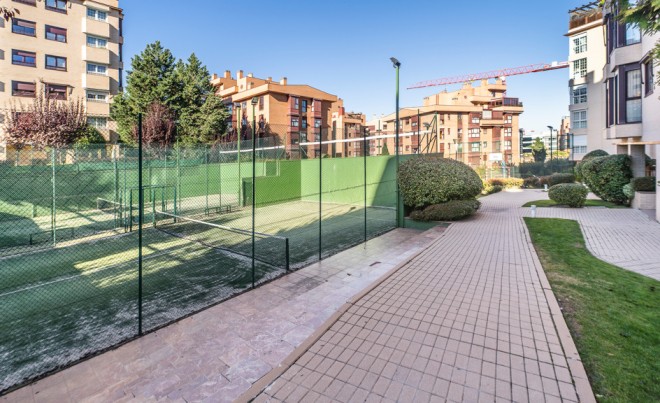 Sale · Apartment / Flat · MADRID · Simancas