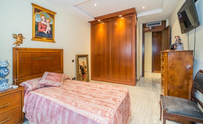 Sale · Apartment / flat · MADRID · Rosales