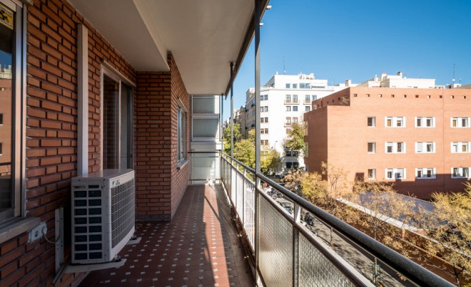 Revente · Appartement · MADRID · Lista