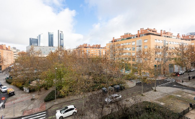 Sale · Apartment / Flat · MADRID · Valdeacederas