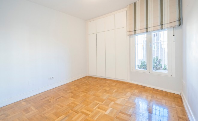 Sale · Apartment / Flat · MADRID · Nueva España