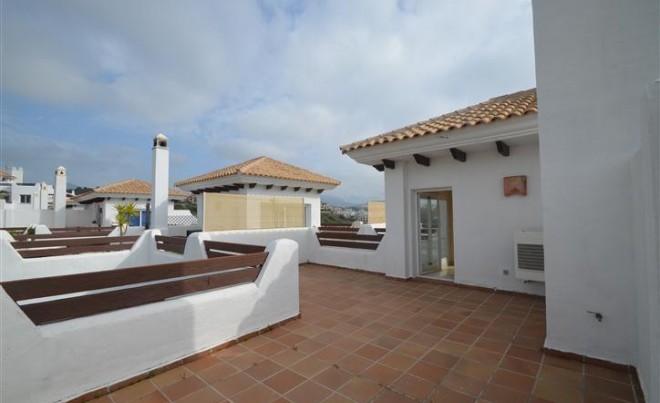 Sale · Bungalow / Townhouse / Detached / Terraced · Selwo · Costa del Sol