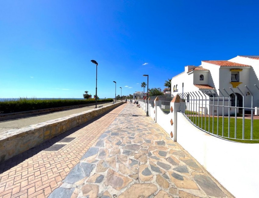Sale · Bungalow / Townhouse / Detached / Terraced · Casares · Costa del Sol