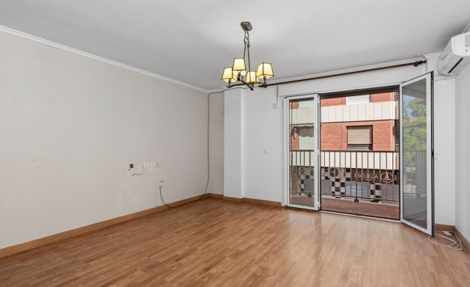 Sale · Apartment / Flat · Torrevieja