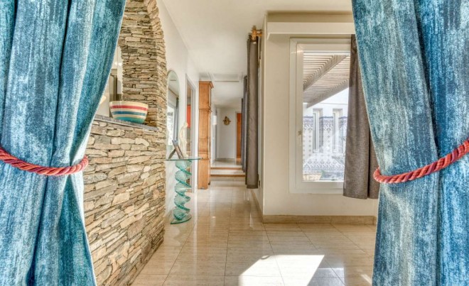 Venta · Villa / Chalet · Cadaqués