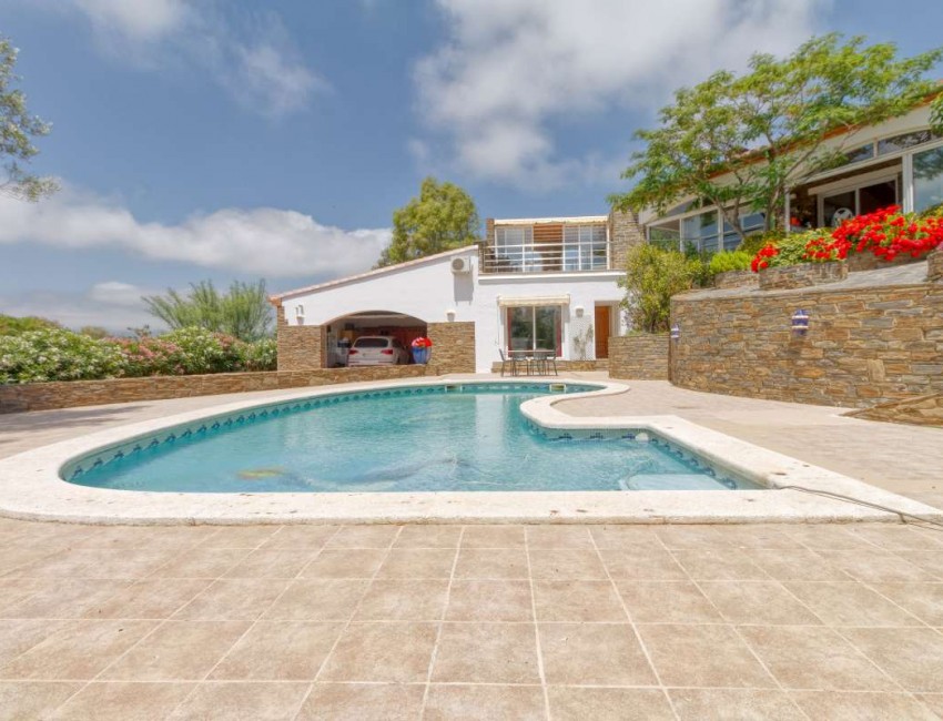 Venta · Villa / Chalet · Cadaqués