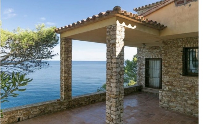 Venta · Villa / Chalet · Begur