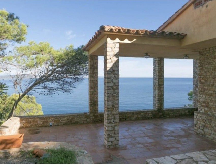 Venta · Villa / Chalet · Begur